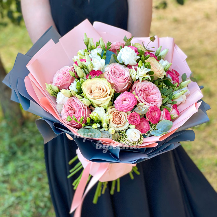 Букет «Комильфо» (в руках)