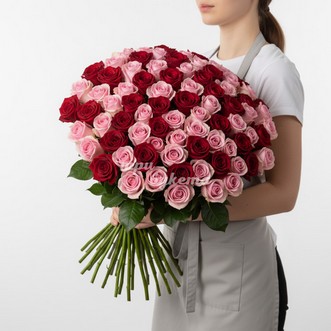 101 красная и розовая роза 60 см