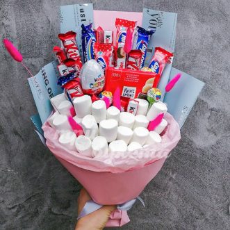 Букет из конфет и маршмеллоу