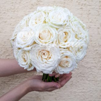 Букет невесты из 21 белой розы