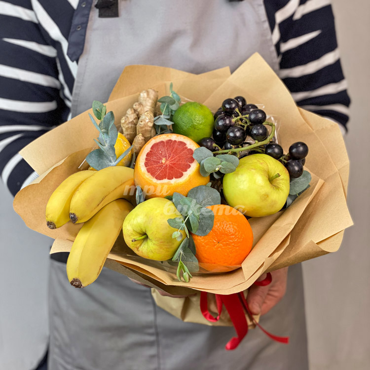 Букет бананов, цитрусовых и яблок